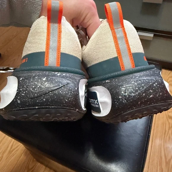 Nike Invincible Run 3 - Cream and Orange Athletic Shoes